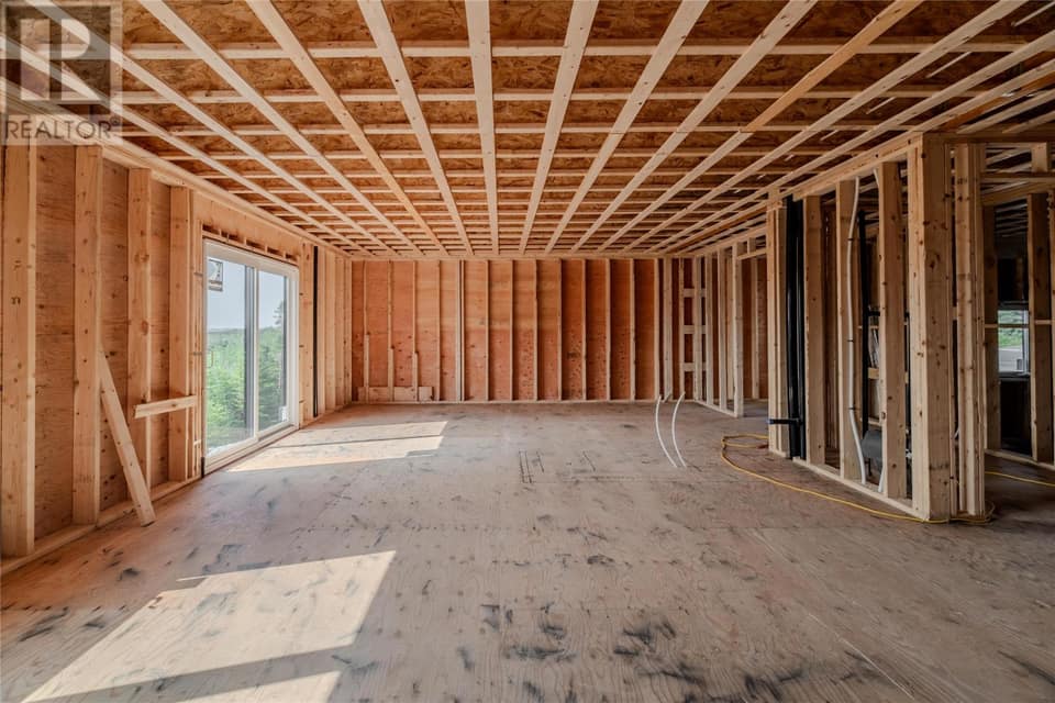 204 St Thomas Line, photo 7 of 23
