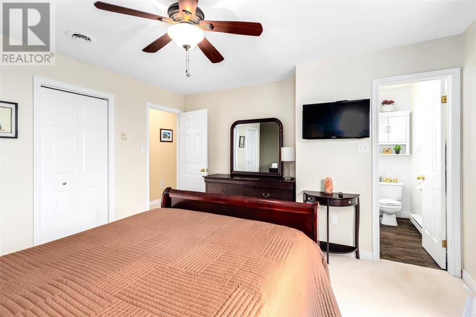 20 Sparrow Drive, photo 14 of 30