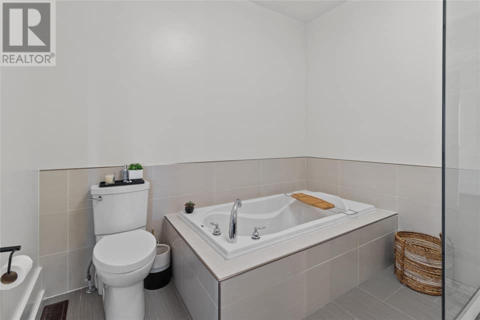 32 King Edward Place, photo 34 of 49