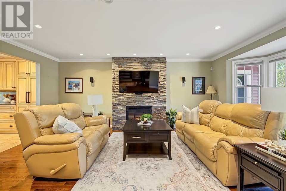 104 Three Island Pond Road, photo 16 of 50