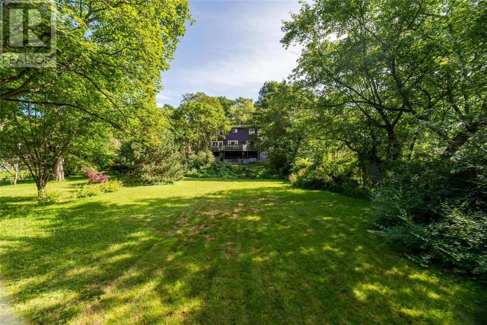 42 Empire Avenue, photo 27 of 47