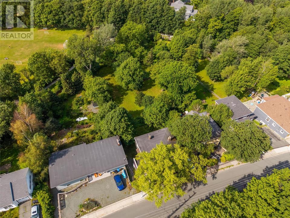 42 Empire Avenue, photo 37 of 47