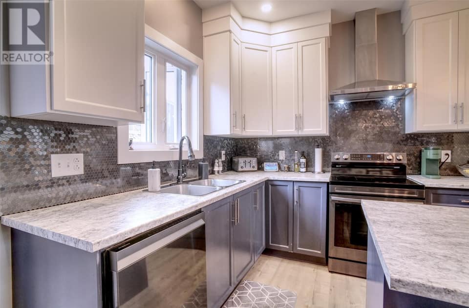 29 Hartland Avenue, photo 11 of 21