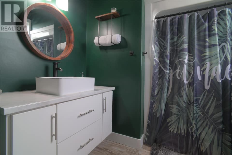 29 Hartland Avenue, photo 13 of 21
