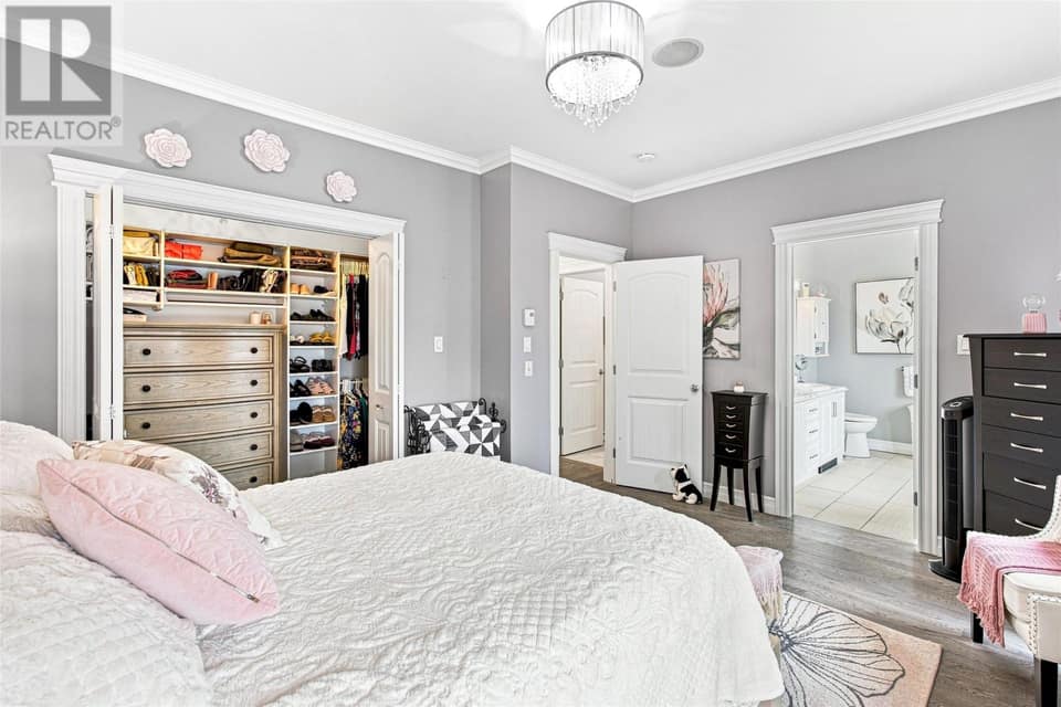 8 Aldergrove Place, photo 14 of 41