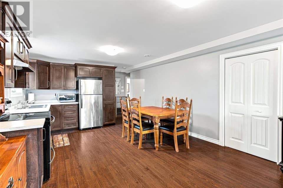 8 Aldergrove Place, photo 30 of 41