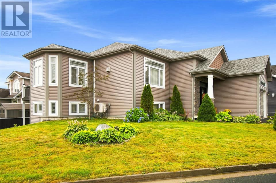 8 Aldergrove Place, photo 3 of 41
