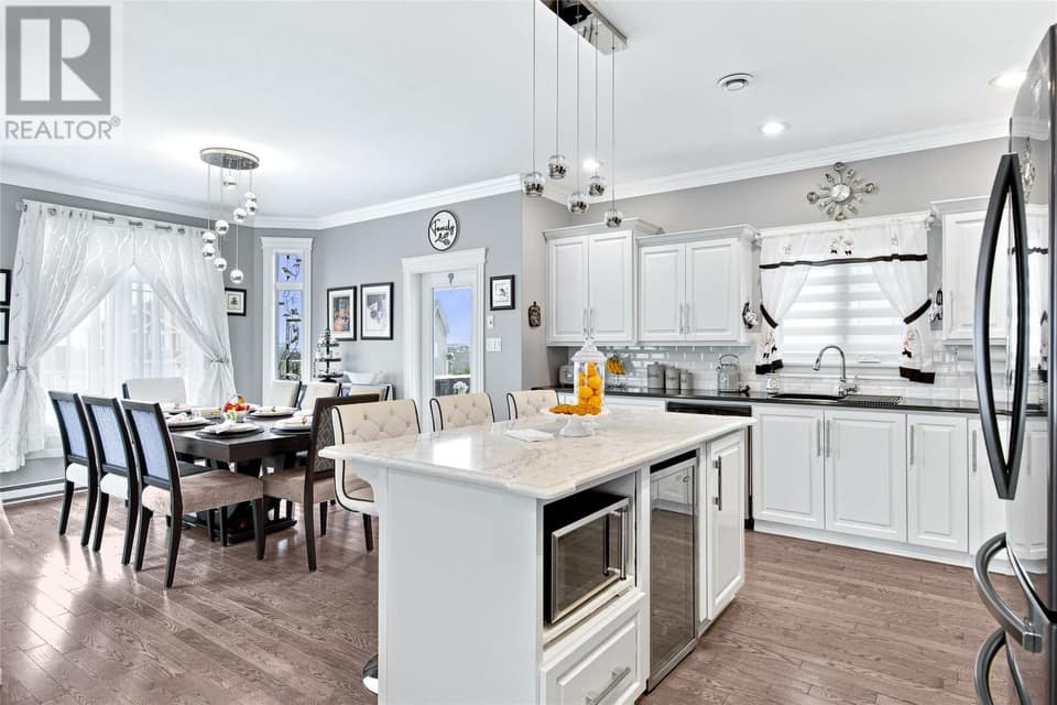 8 Aldergrove Place, photo 9 of 41