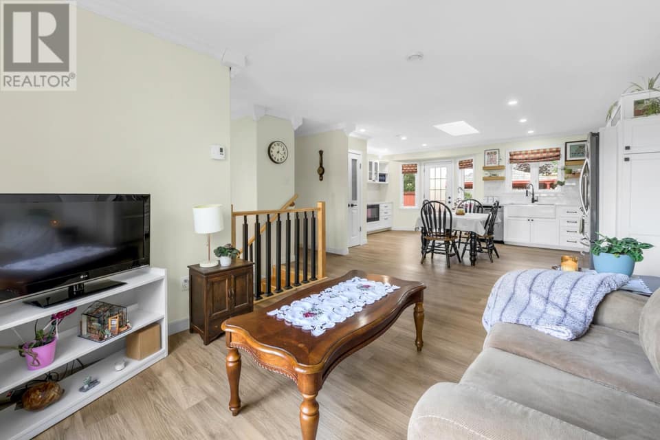 4 Panoramic Place, photo 8 of 47