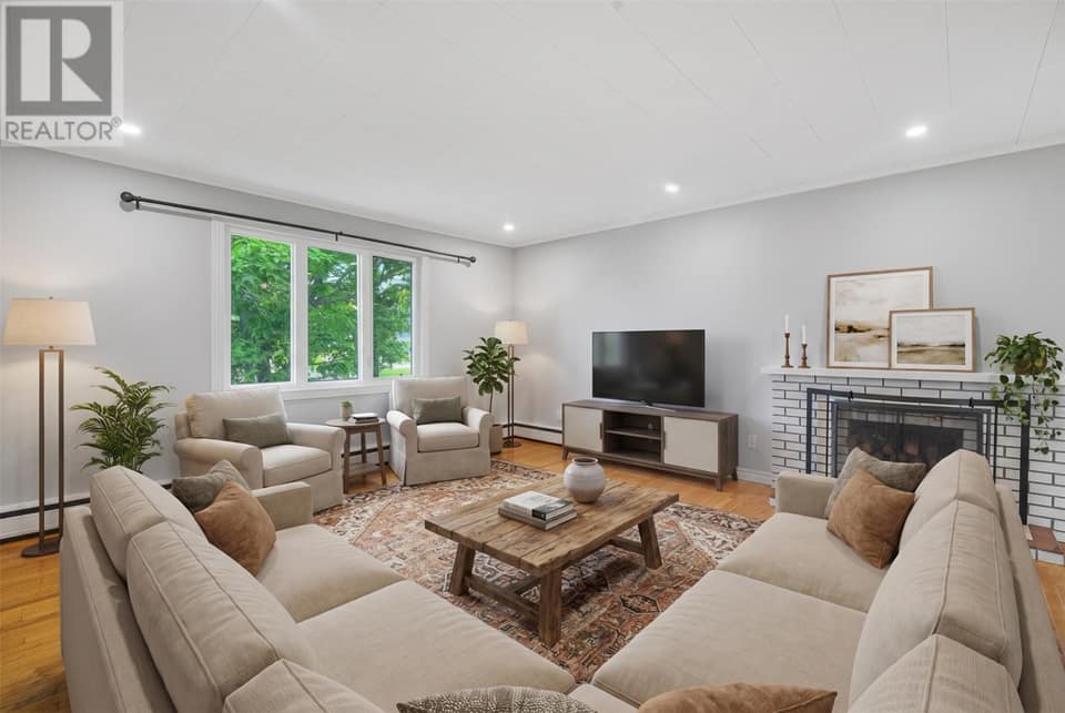 42 Thorburn Road, photo 4 of 35