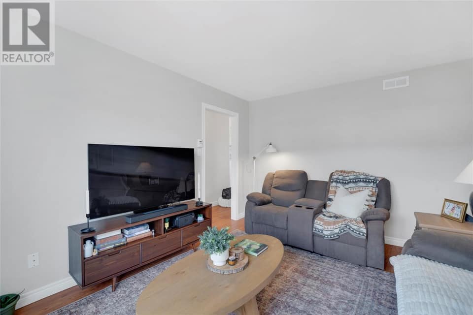 23 Seaborn Street, photo 7 of 23