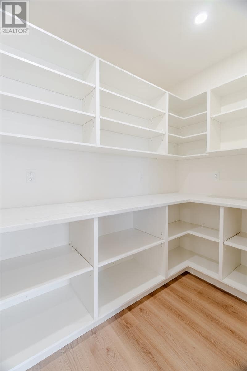 92 Trenton Drive, photo 12 of 38
