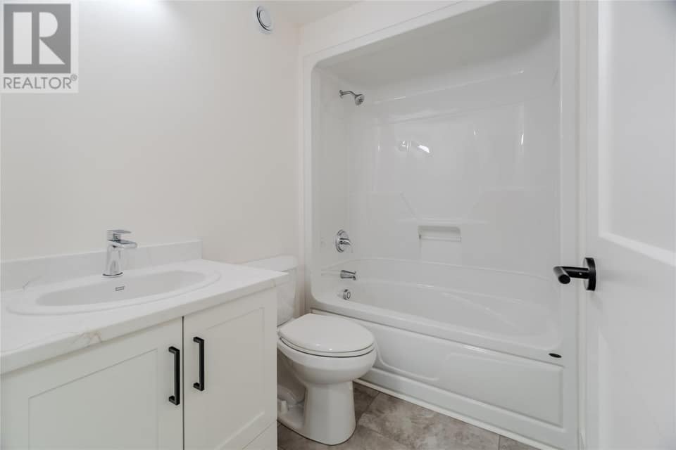 92 Trenton Drive, photo 33 of 38