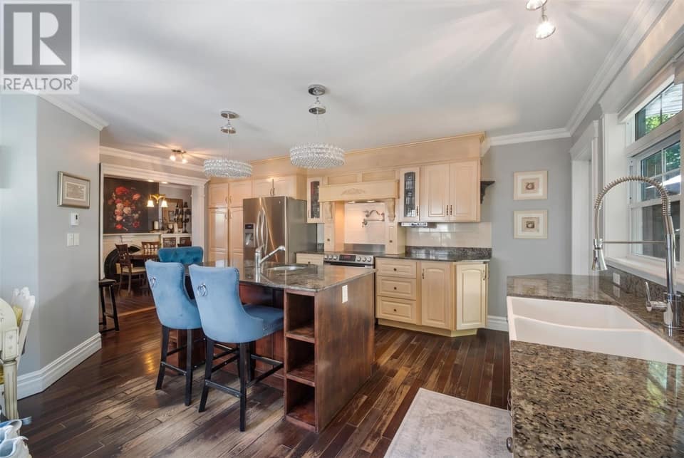 110 Pleasant Street, photo 14 of 47