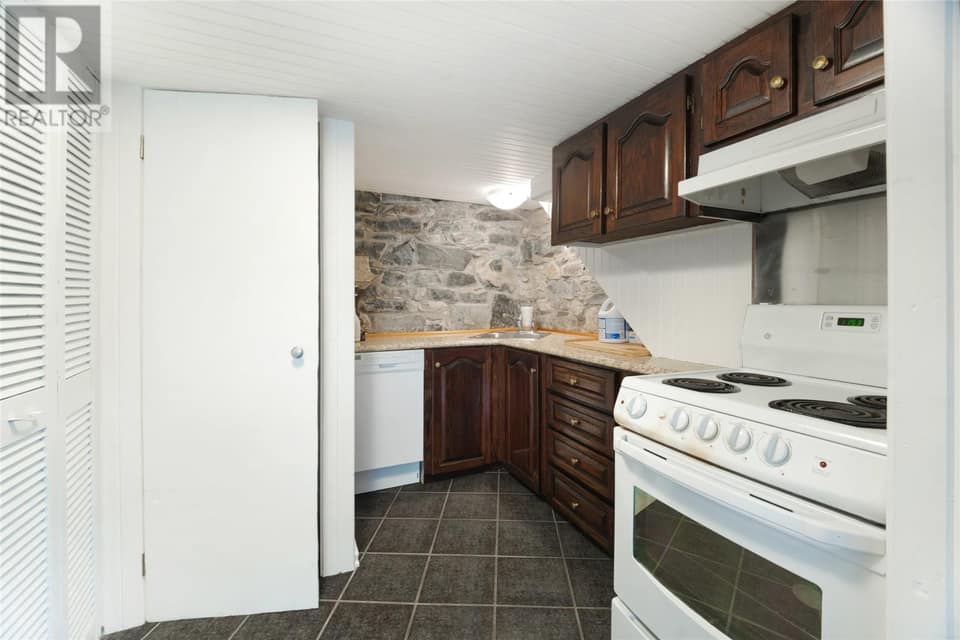 110 Pleasant Street, photo 31 of 47