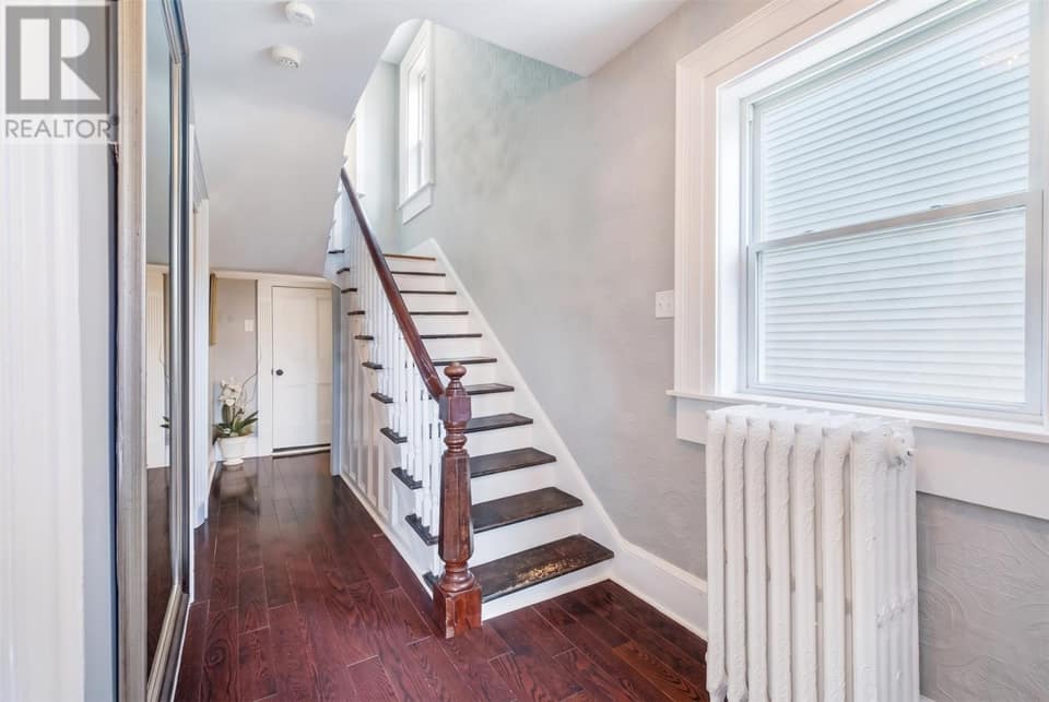 110 Pleasant Street, photo 6 of 47