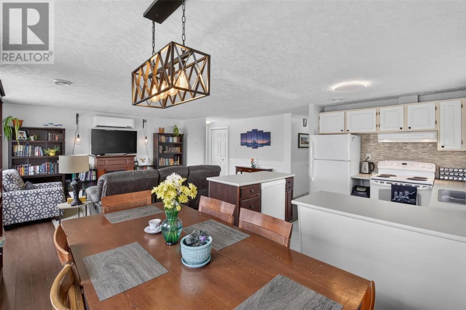 1 Holden Street, photo 24 of 44