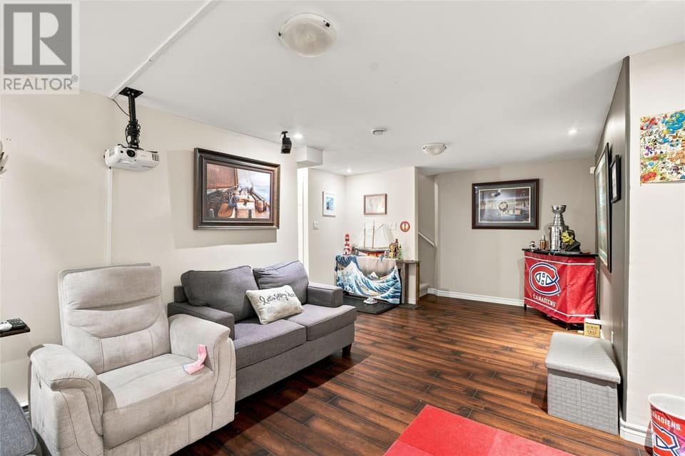 15 Camelot Crescent, photo 22 of 36