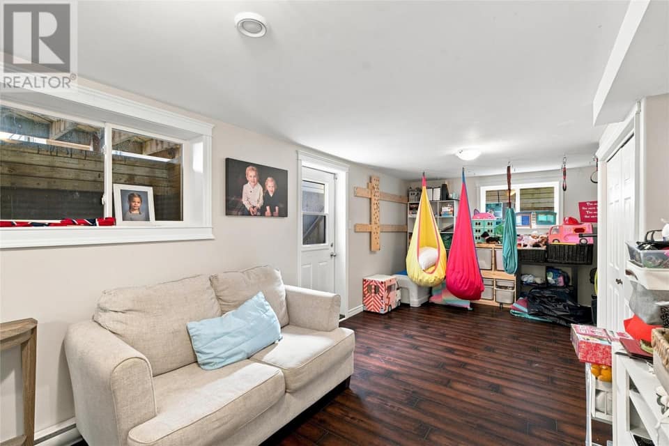 15 Camelot Crescent, photo 25 of 36