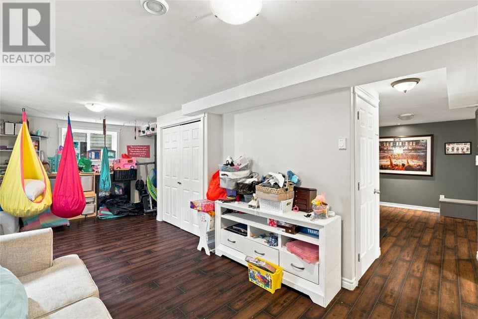 15 Camelot Crescent, photo 26 of 36