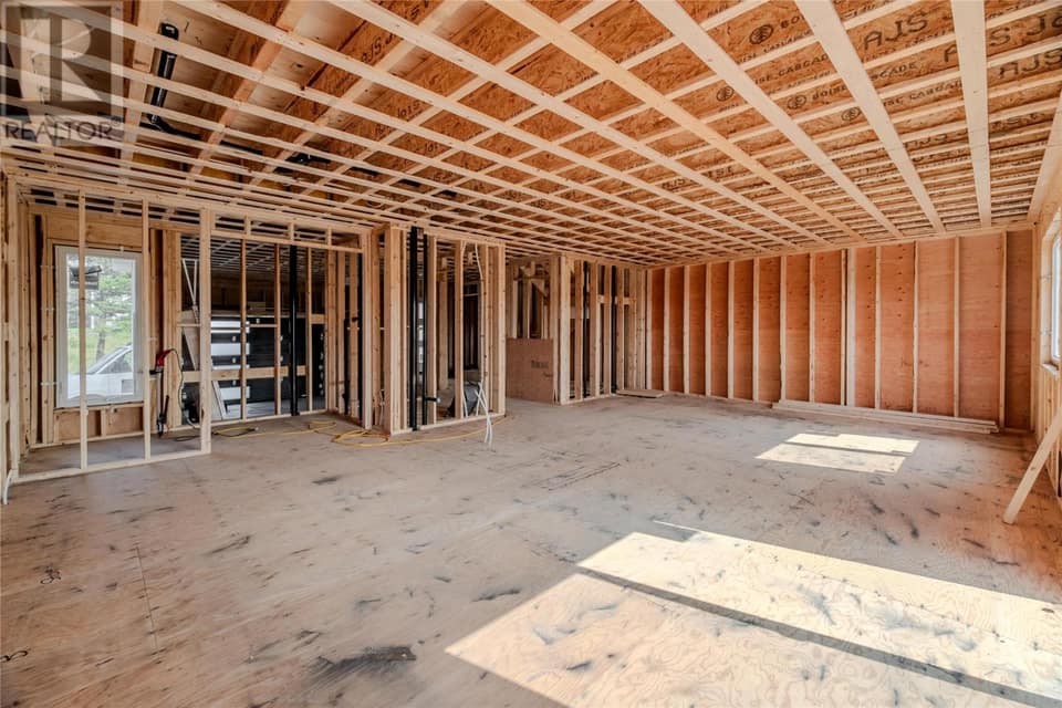 202 St Thomas Line, photo 3 of 18