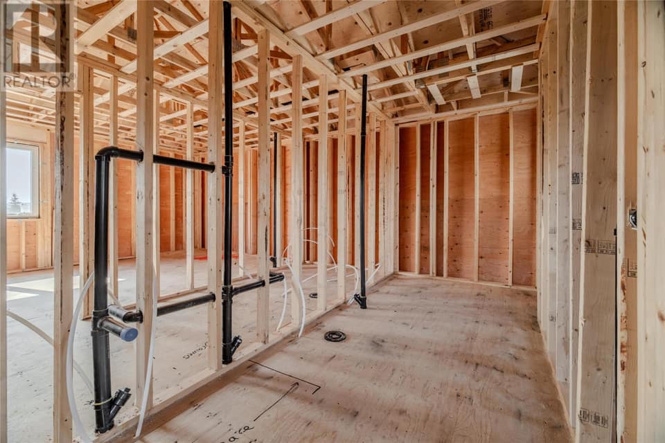 202 St Thomas Line, photo 9 of 18