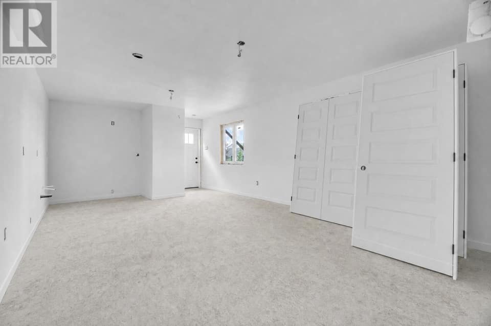 7 Prominence Place, photo 15 of 25