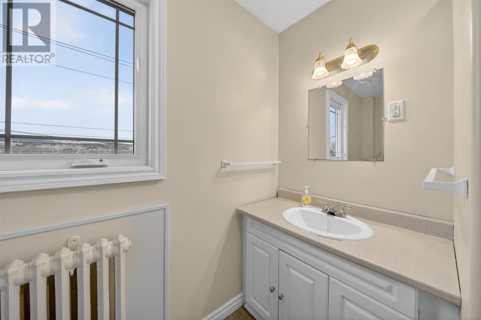 179 Empire Avenue, photo 13 of 20