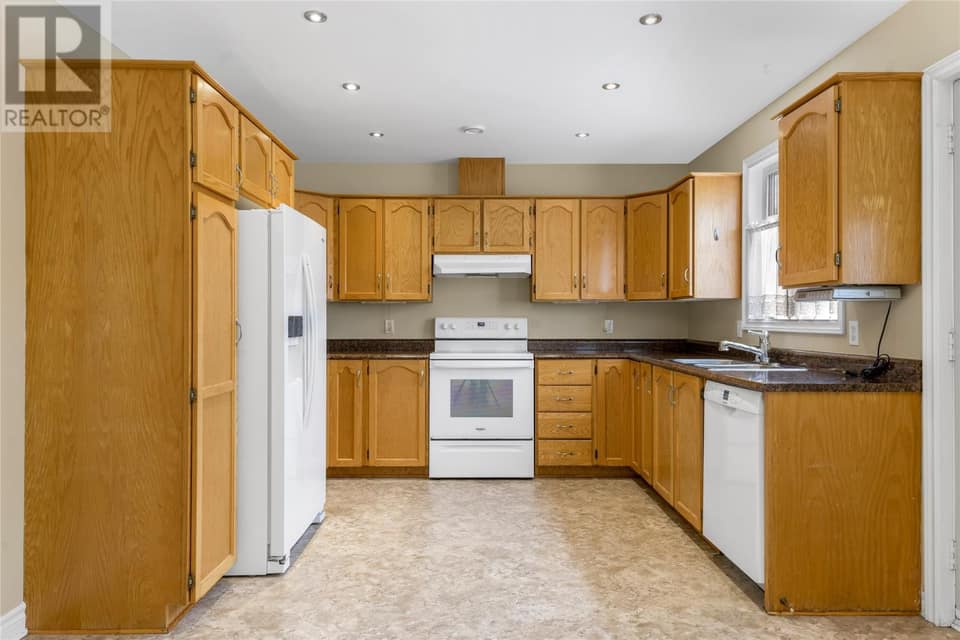 34 Stojko Place, photo 12 of 43