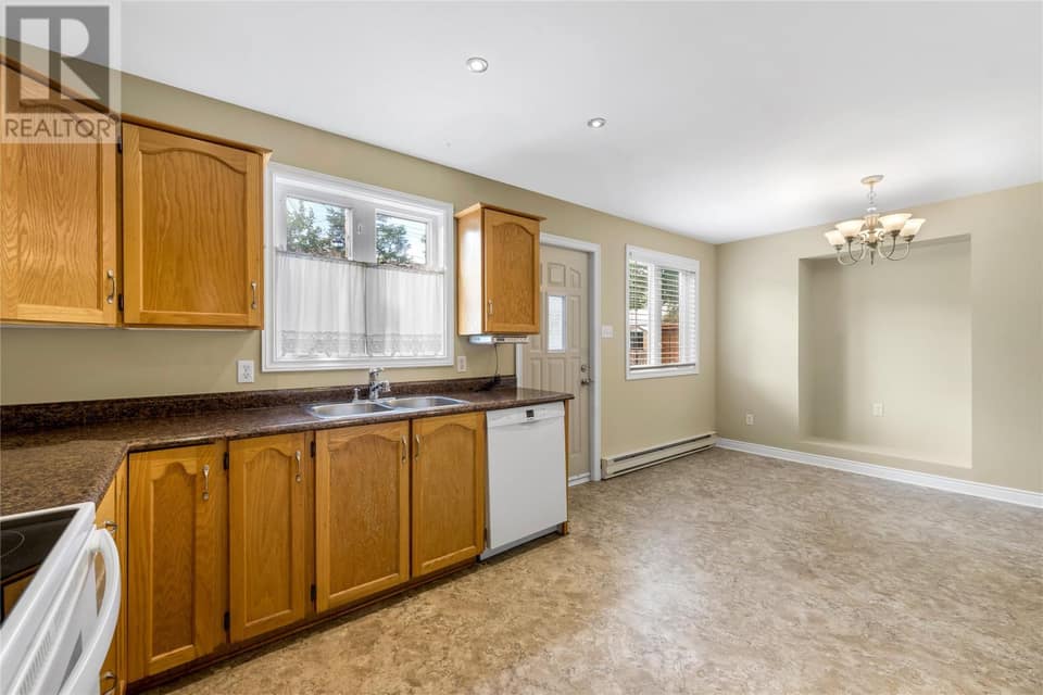 34 Stojko Place, photo 16 of 43