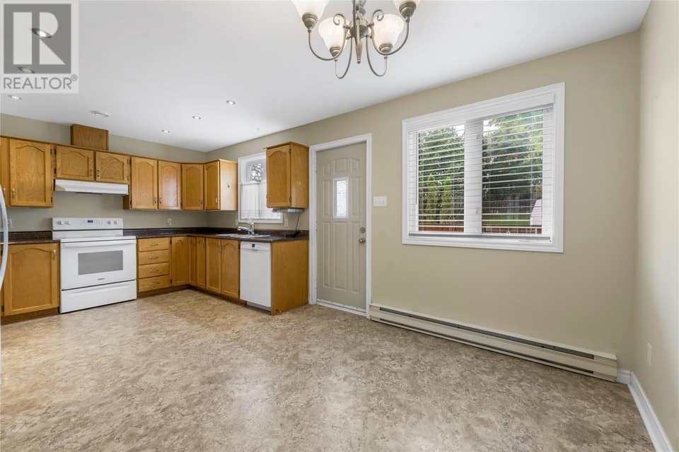 34 Stojko Place, photo 8 of 43