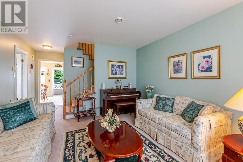 28 Sorrel Drive, photo 5 of 41