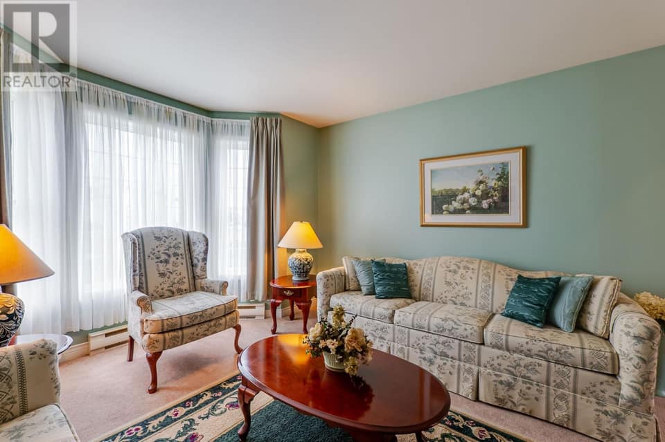 28 Sorrel Drive, photo 7 of 41