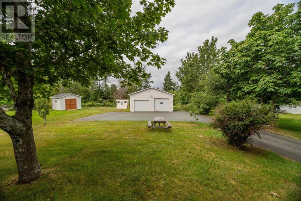 24 Middle Ridge Road, photo 4 of 49