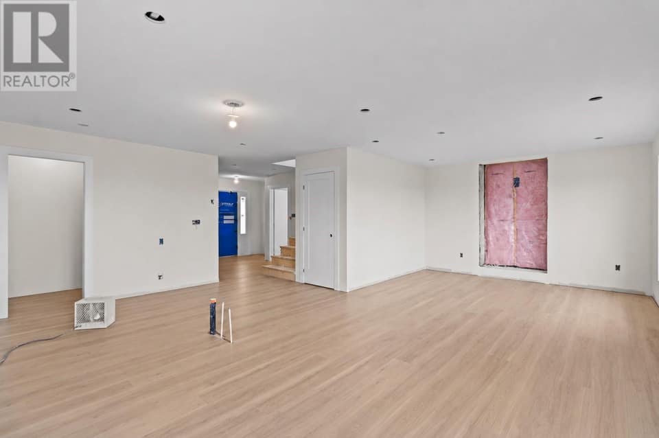 81 Trenton Drive, photo 3 of 27