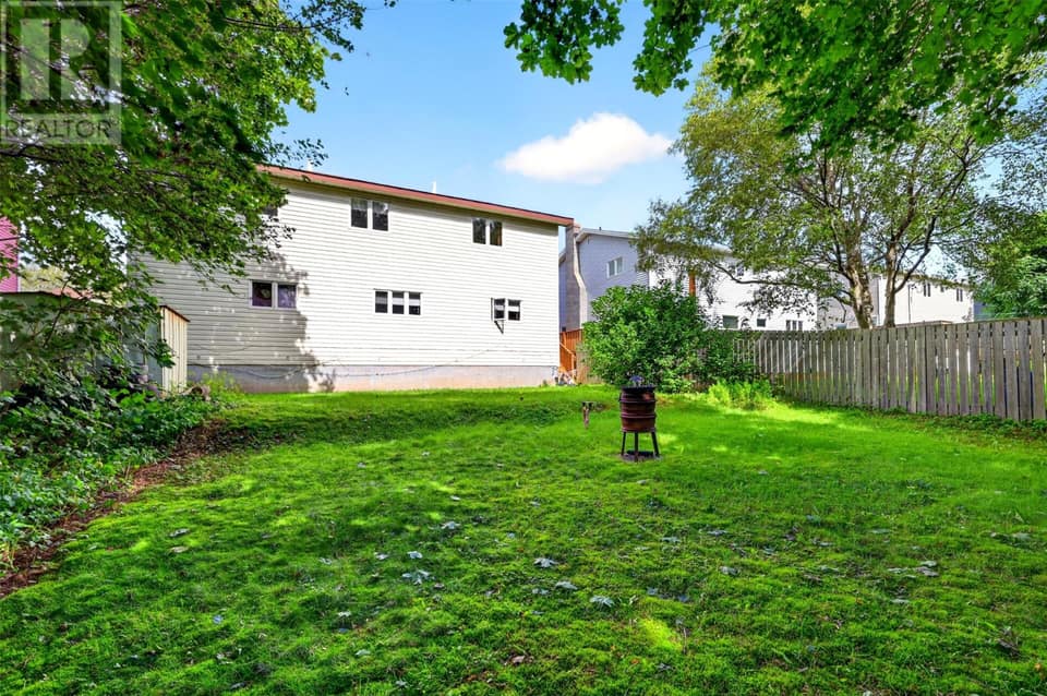 211 Canada Drive, photo 15 of 41