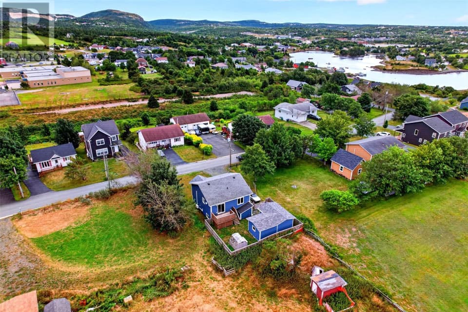 12 Baird Lane, photo 9 of 40