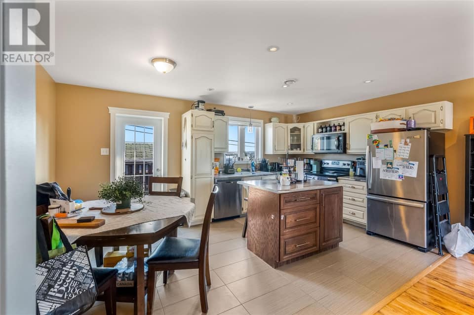 100 Canterbury Drive, photo 12 of 35