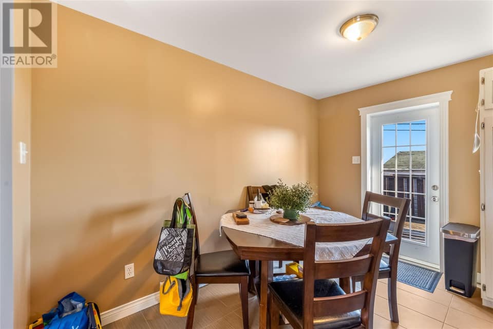 100 Canterbury Drive, photo 13 of 35
