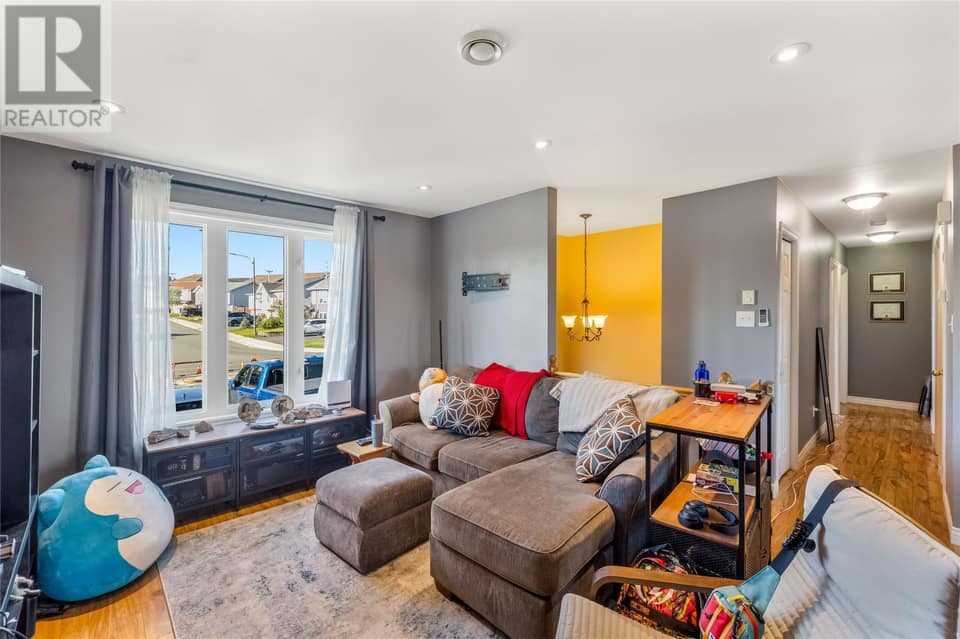 100 Canterbury Drive, photo 19 of 35