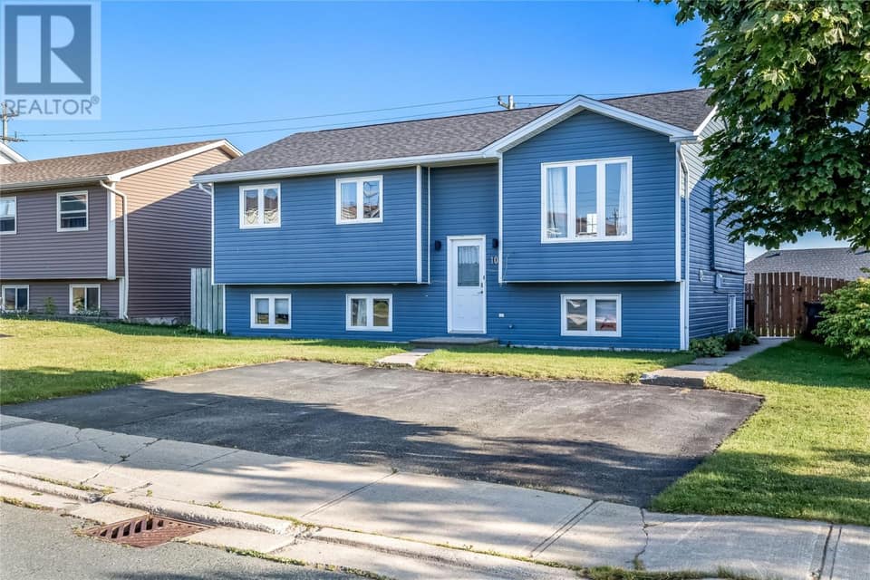 100 Canterbury Drive, photo 2 of 35