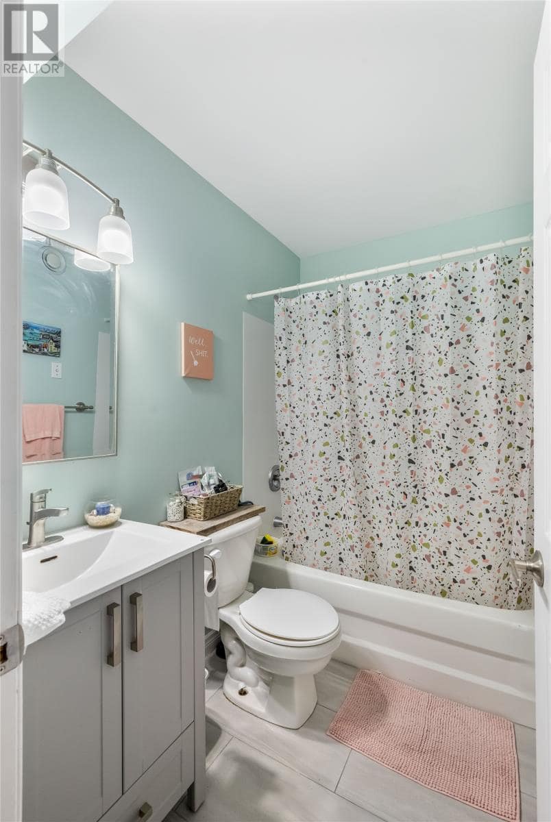 100 Canterbury Drive, photo 23 of 35