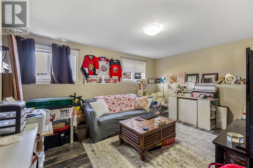 100 Canterbury Drive, photo 26 of 35