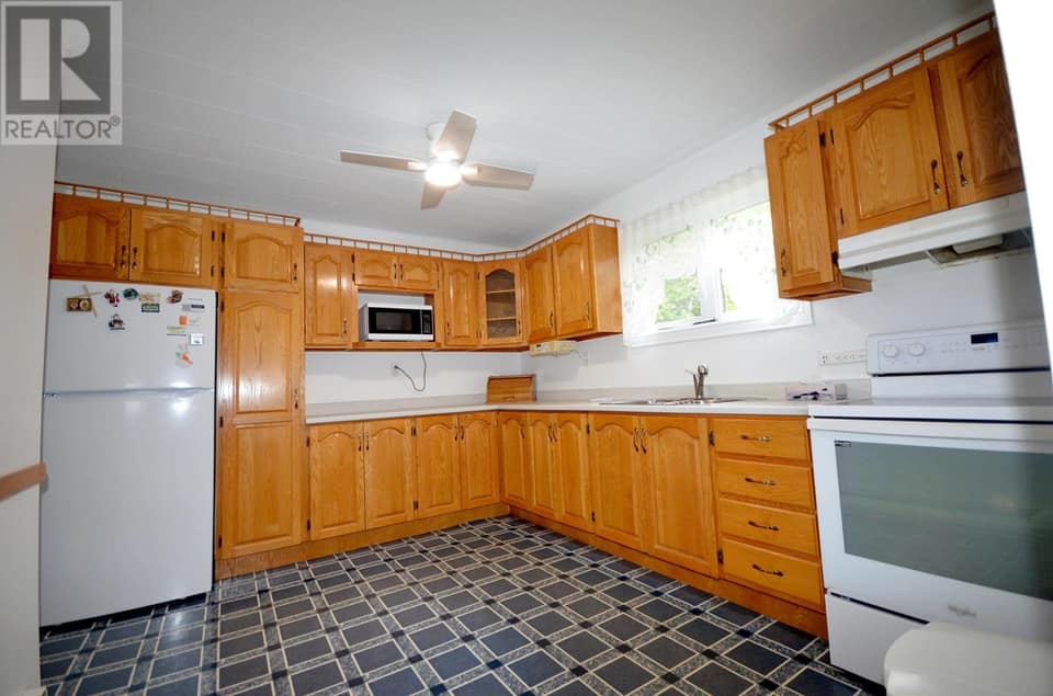 33 Ledrews Road, photo 3 of 40