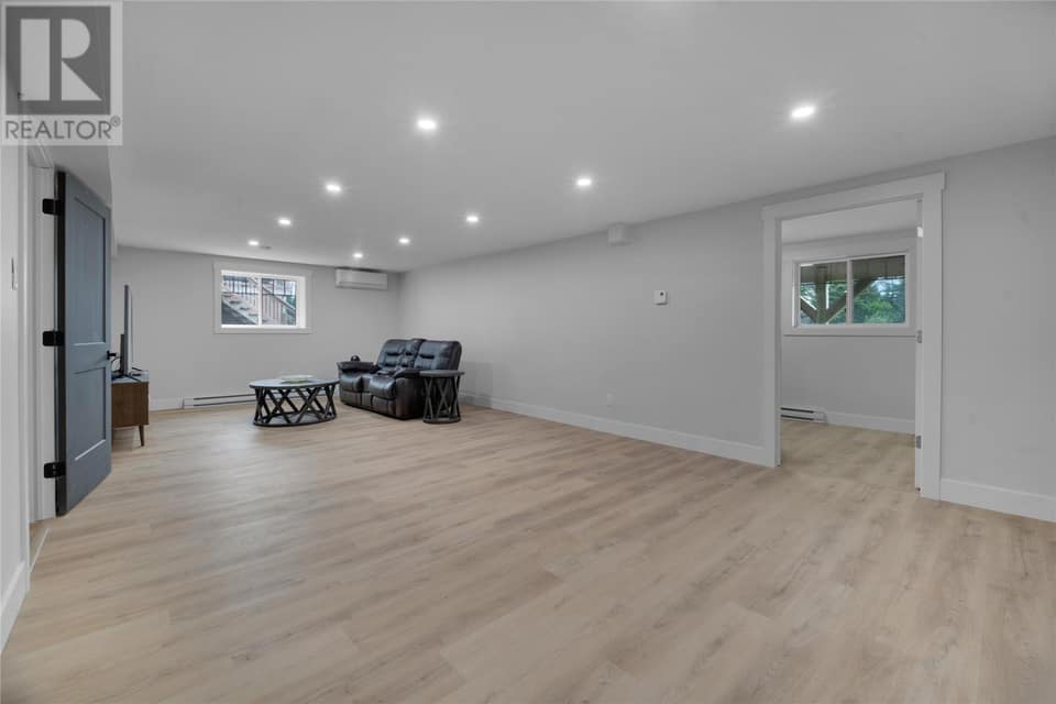 54 Pepperwood Drive, photo 31 of 45