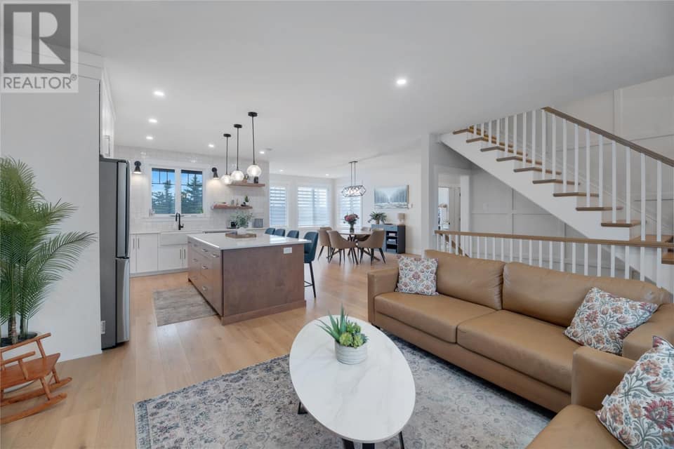 54 Pepperwood Drive, photo 5 of 45