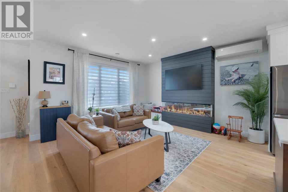 54 Pepperwood Drive, photo 6 of 45