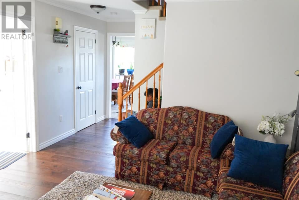 114 Ricketts Road, photo 7 of 34