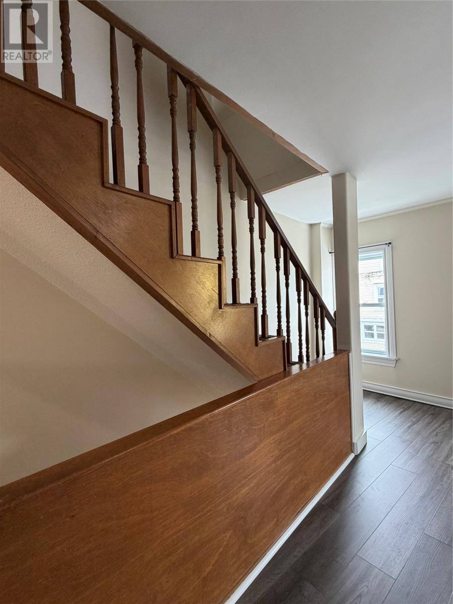 15 Colonial Street, photo 9 of 36
