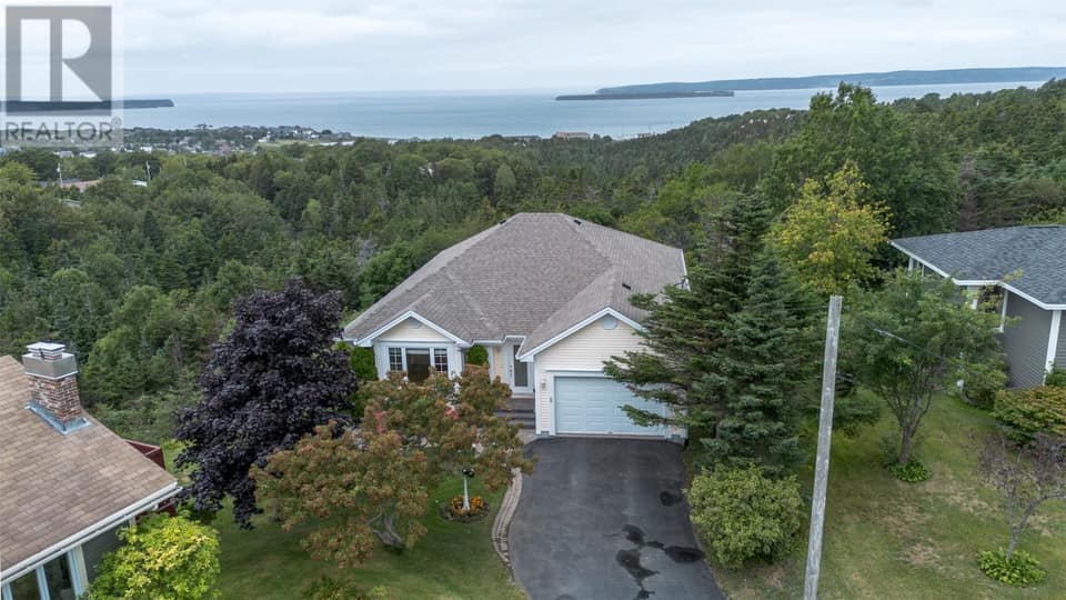26 Spruce Hill Place, photo 2 of 38